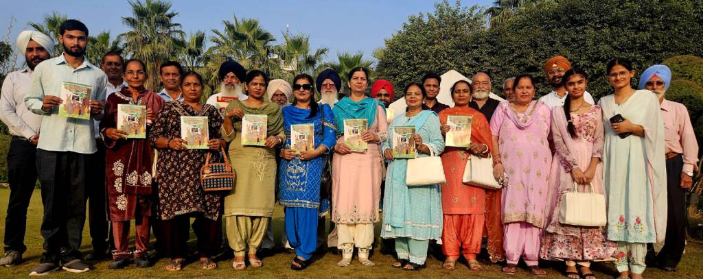 Harjinder Kaurs childrens book Sohne Baal Bade Kamal released by Baljinder Mann